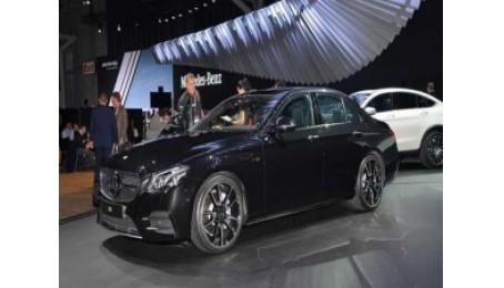 Mercedes-AMG trình làng &quot;tân binh&quot; E-Class 2017